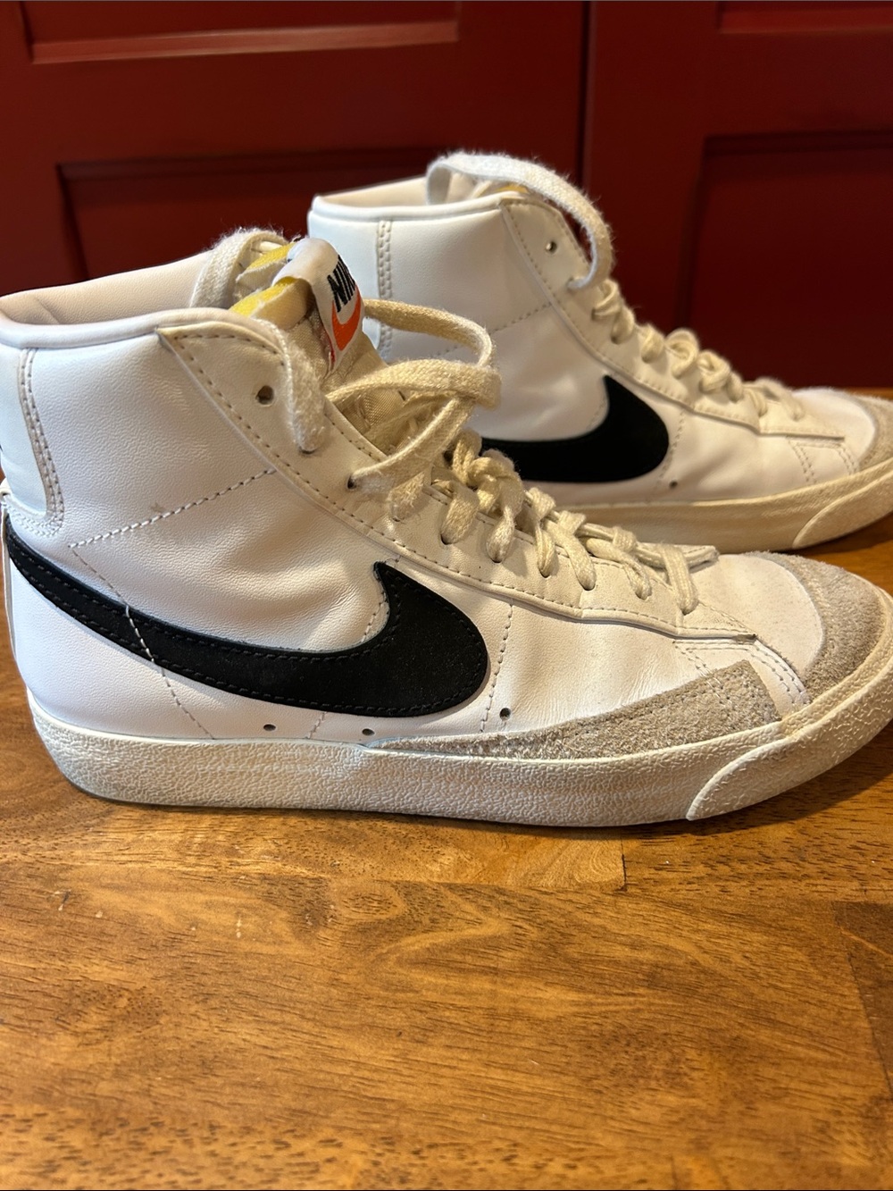 Nike Blazer Mid-Top 77 Sneakers White with Black Nike Swoosh - Size 7